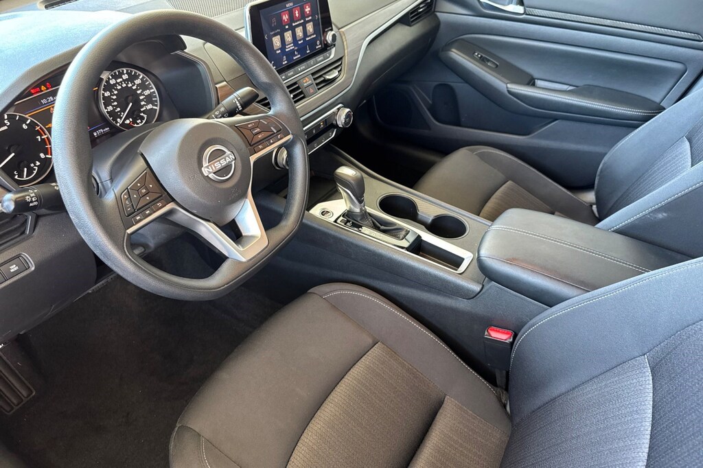 Used 2025 Nissan Altima SV Sedan