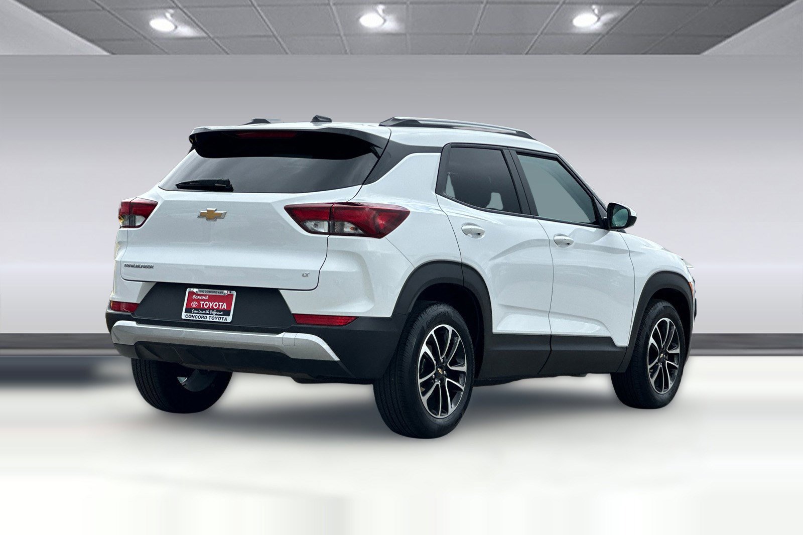 2025 Chevrolet Trailblazer LT photo 2