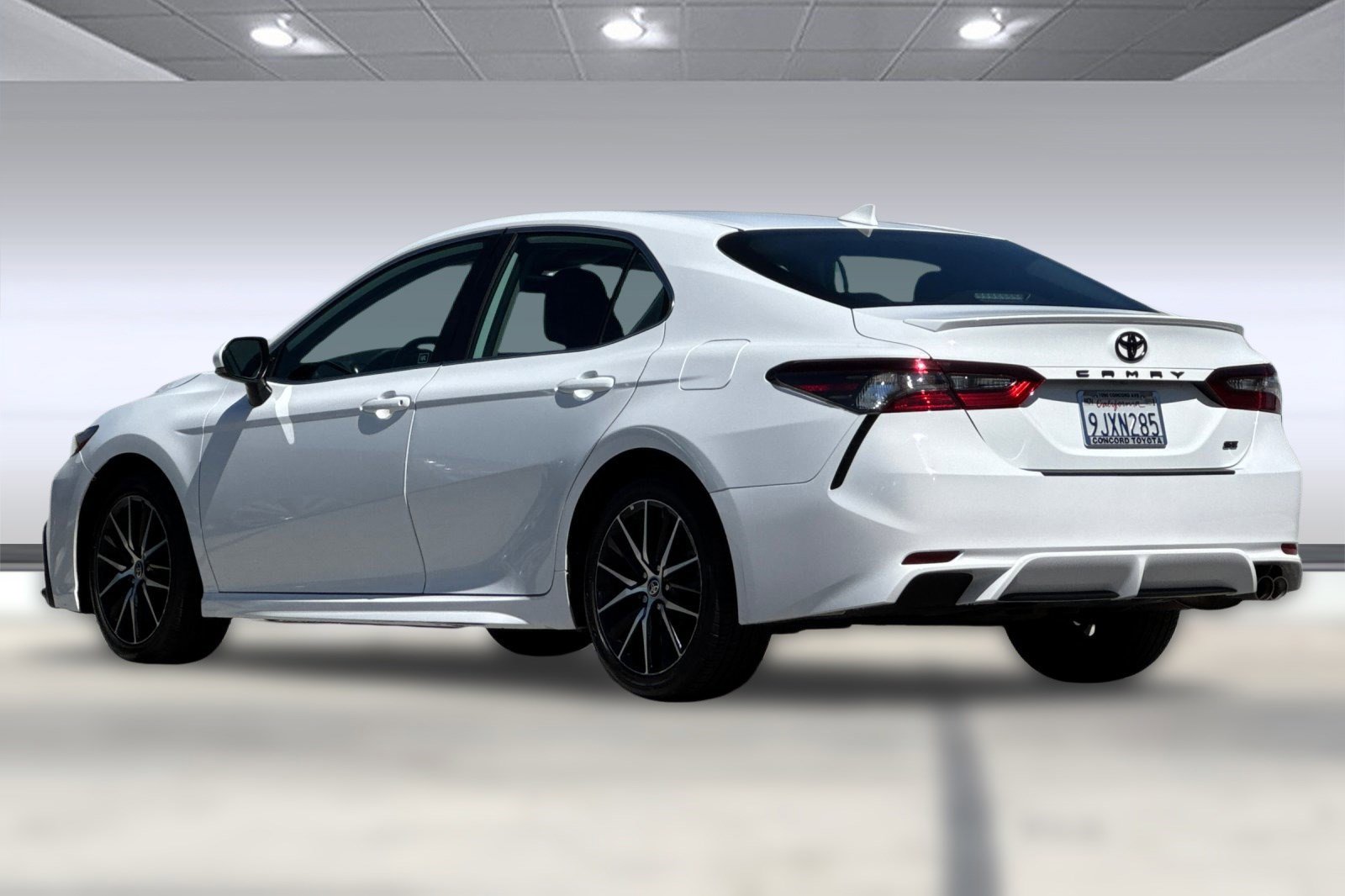 2024 Toyota Camry SE photo 2
