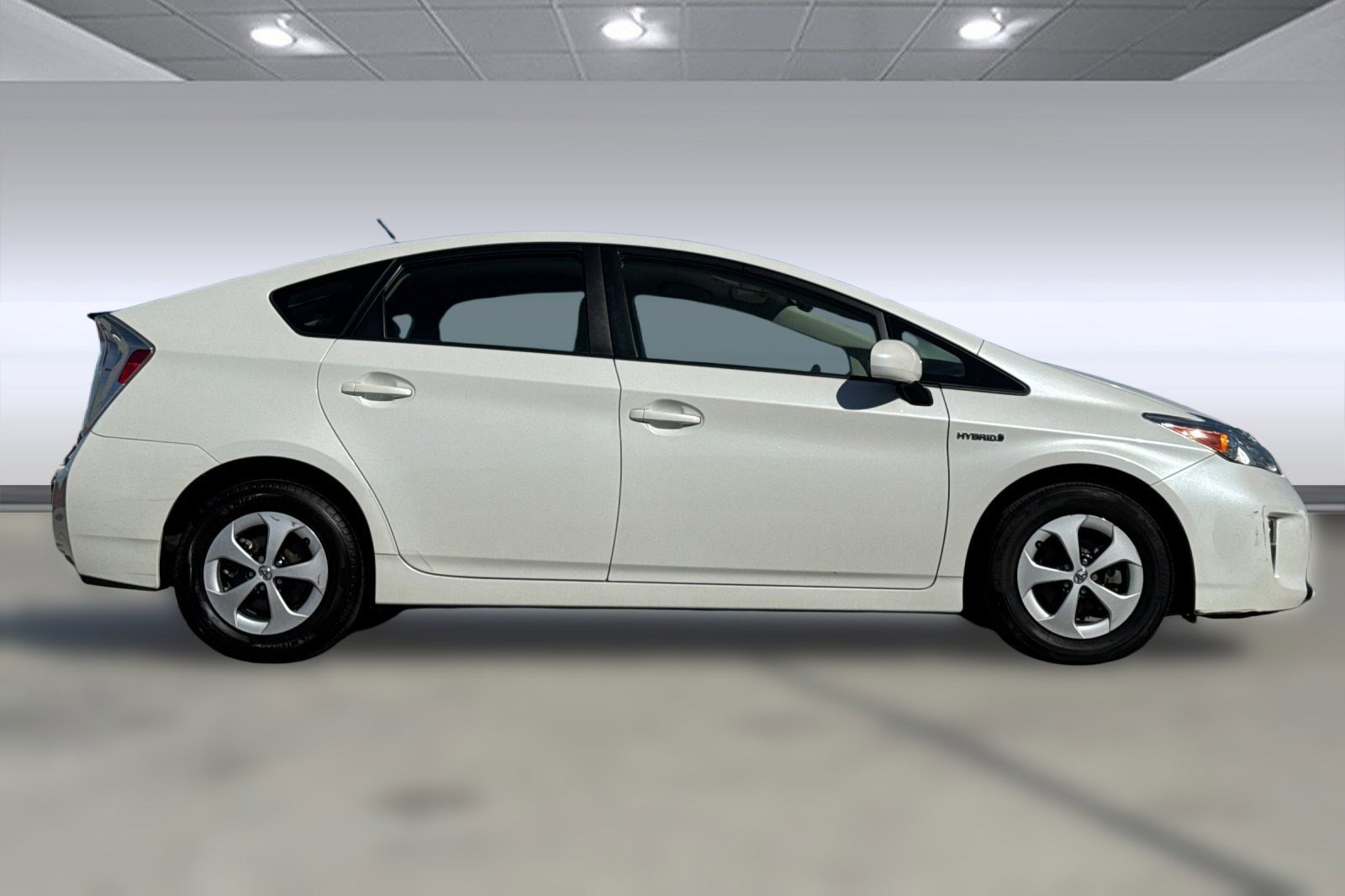 2014 Toyota Prius Two photo 2