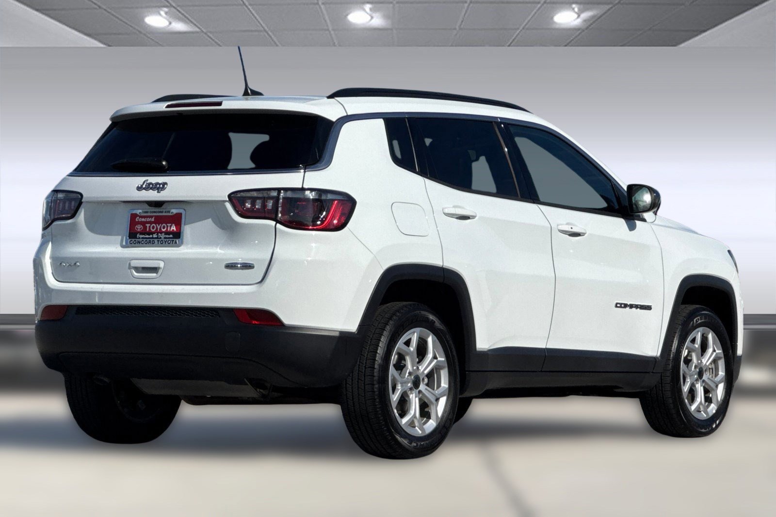 2025 Jeep Compass Latitude photo 2
