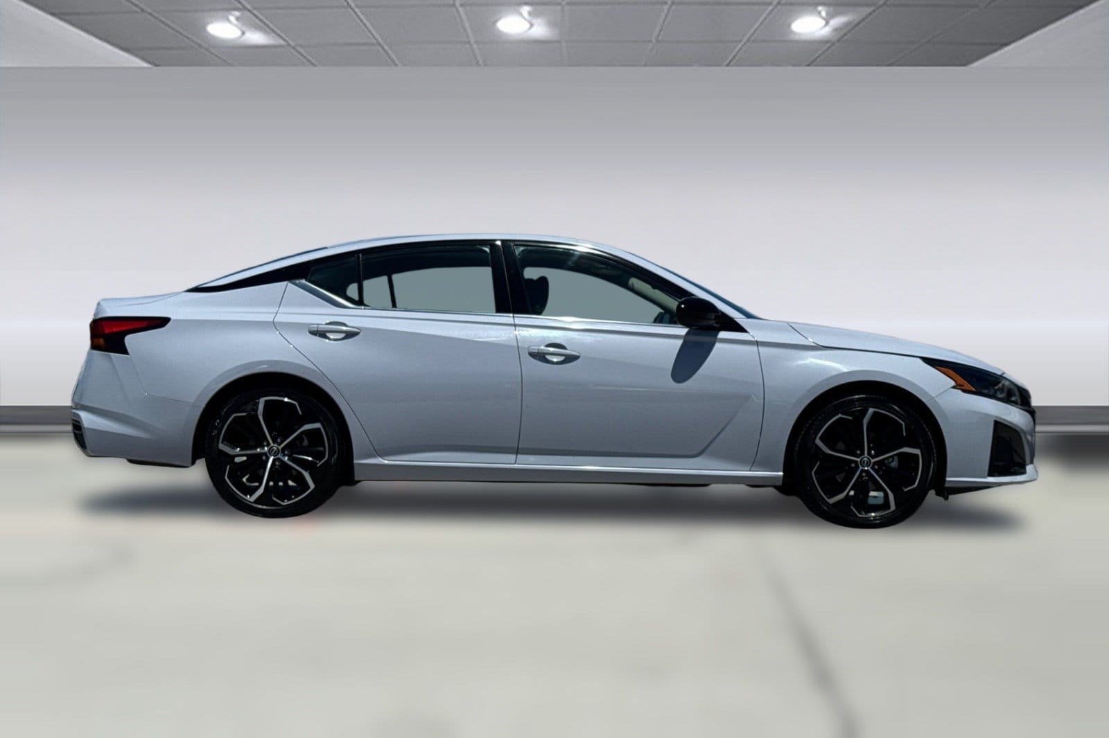 Altima 2.5 SR Sedan