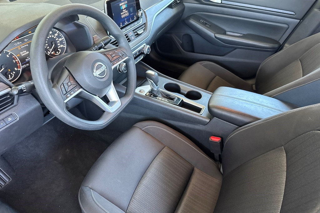 Used 2025 Nissan Altima SV Sedan