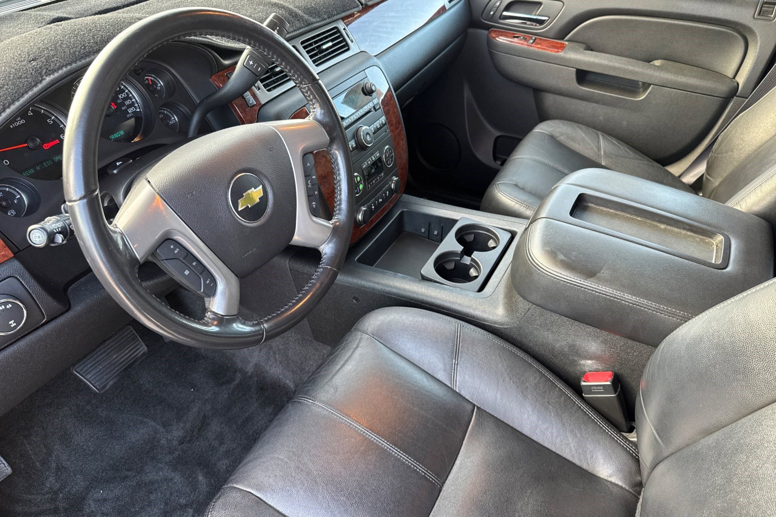 2013 Chevrolet Tahoe LT photo 3