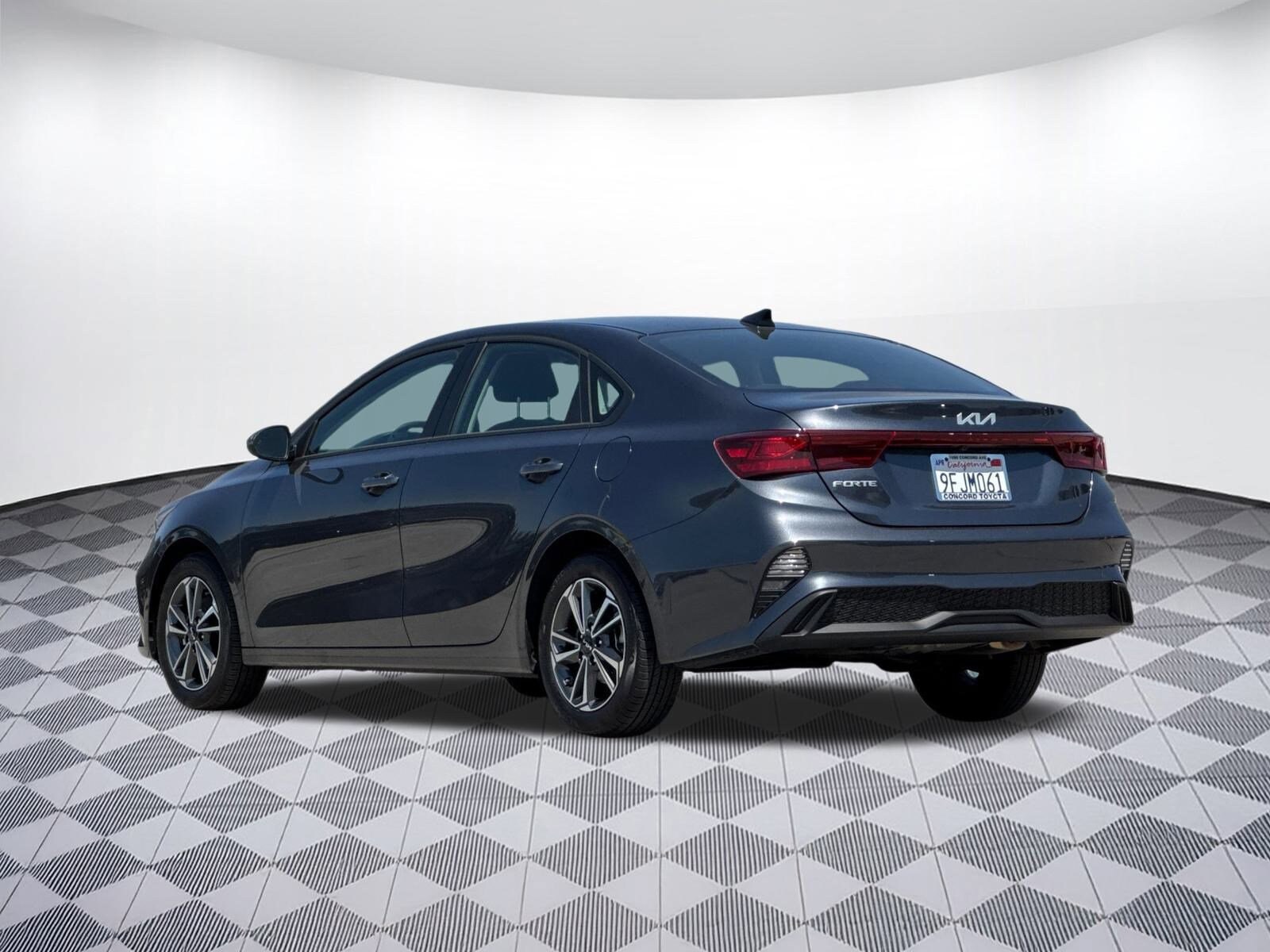 2023 Kia Forte LXS photo 3