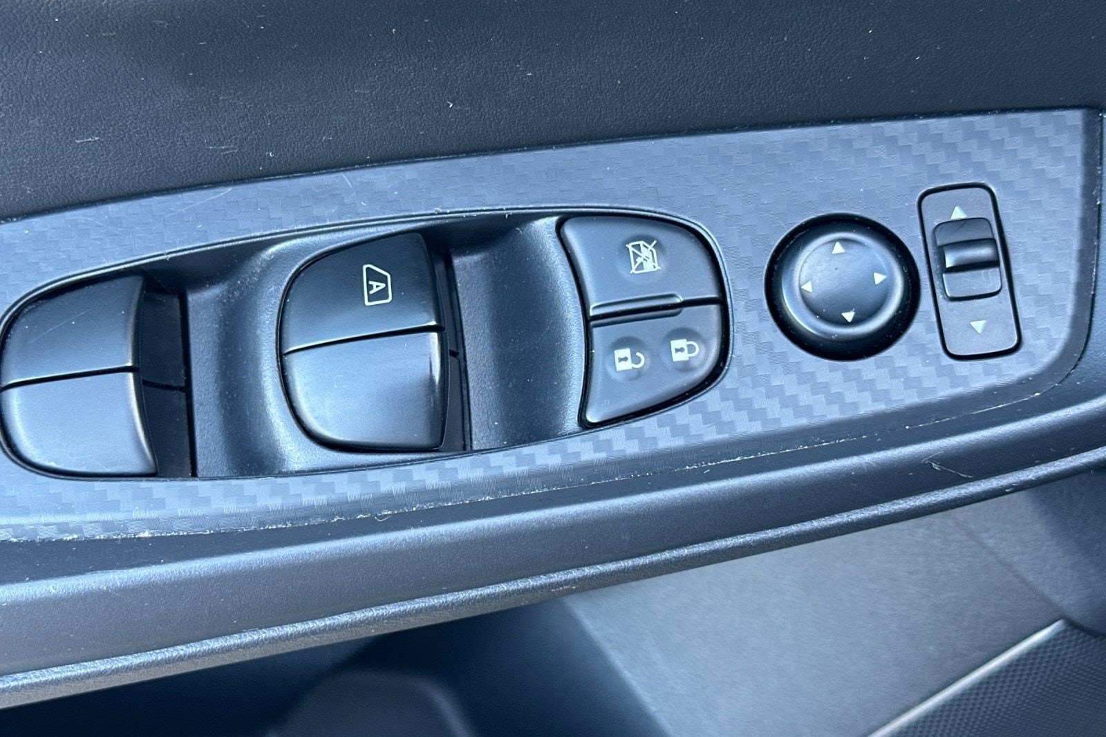 2025 Nissan Sentra SV - Photo 12