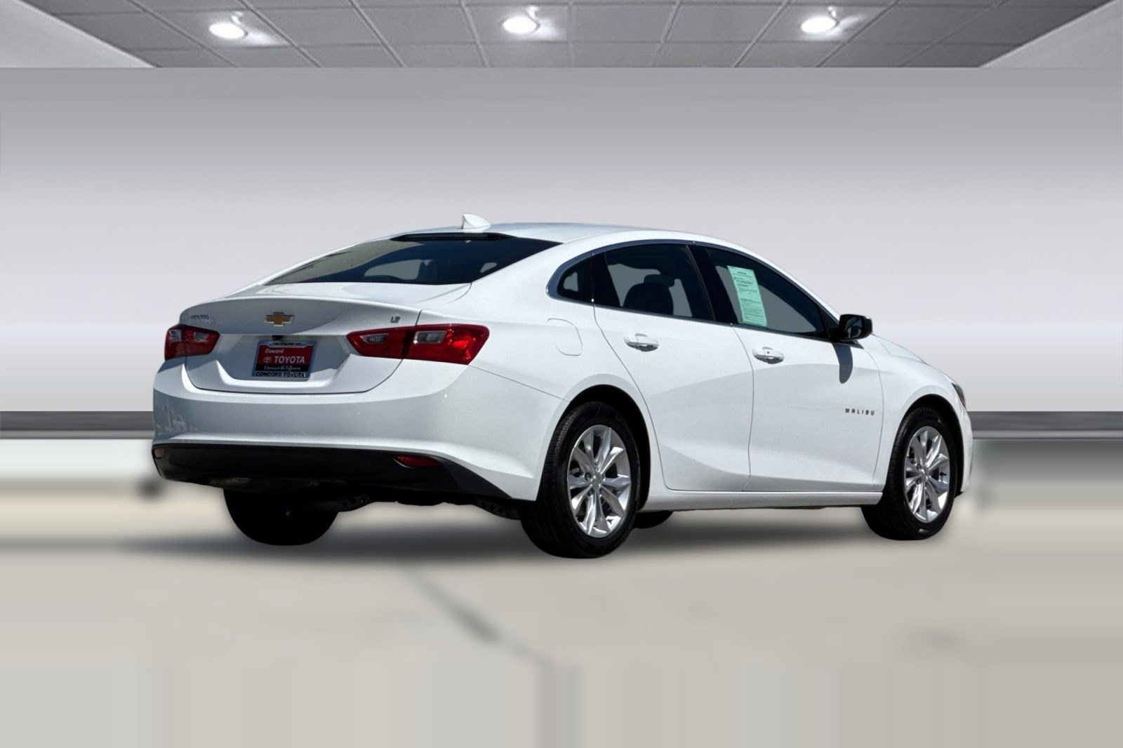 2023 Chevrolet Malibu LT photo 2