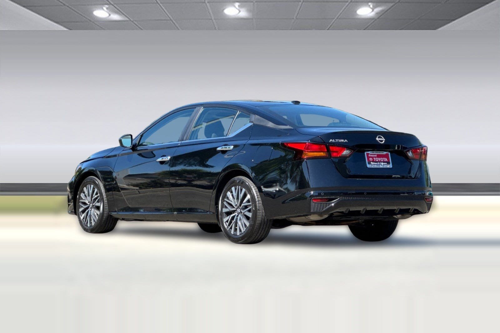 2025 Nissan Altima SV photo 6