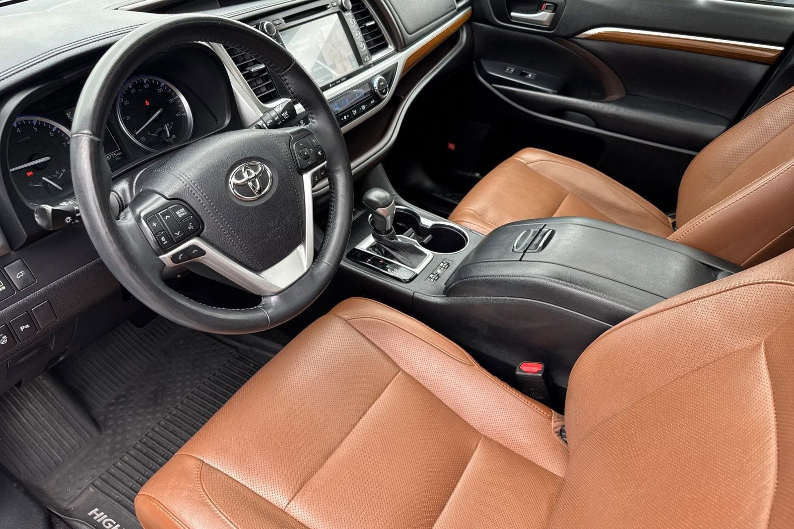2019 Toyota Highlander Limited Platinum photo 4