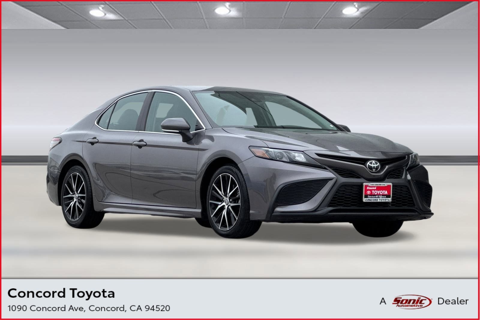 2023 Toyota Camry SE's photo