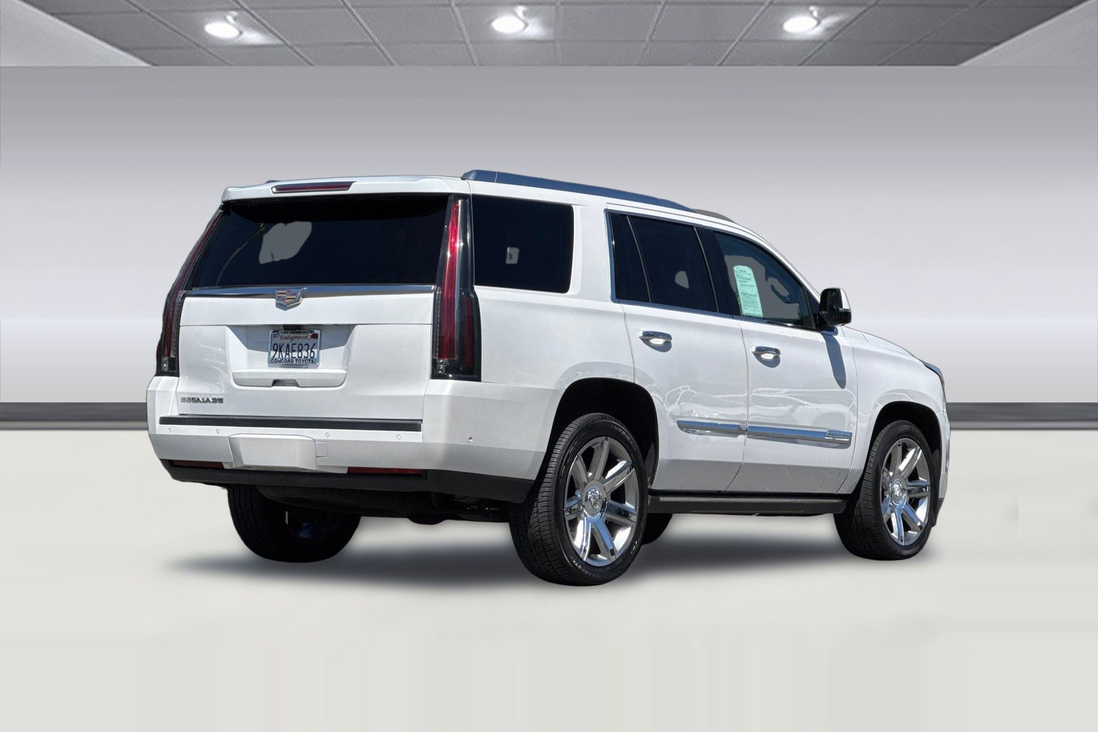 2017 CADILLAC Escalade Premium Luxury photo 2