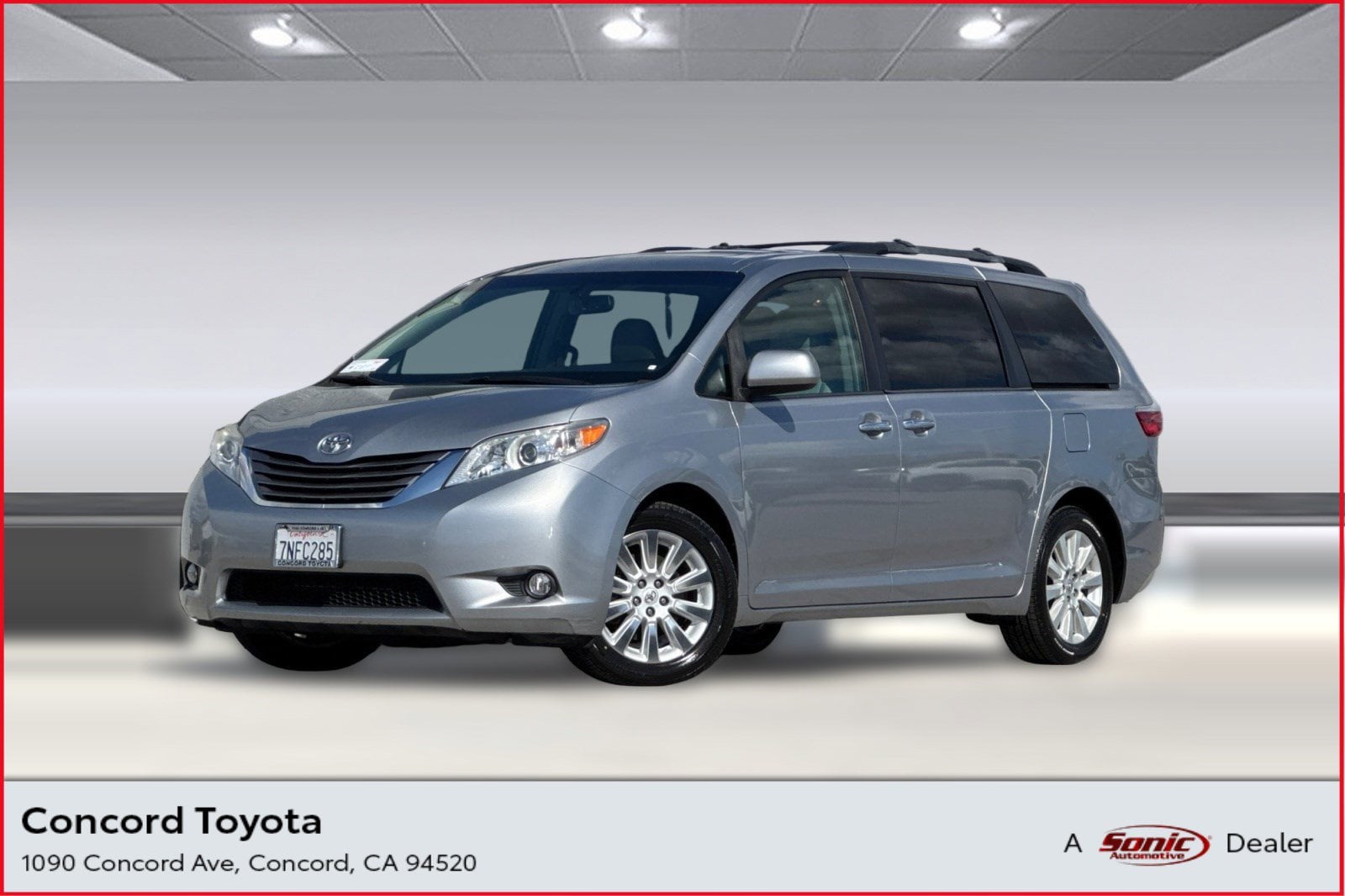 2015 Toyota Sienna XLE V6 AWD 7-Passenger's photo