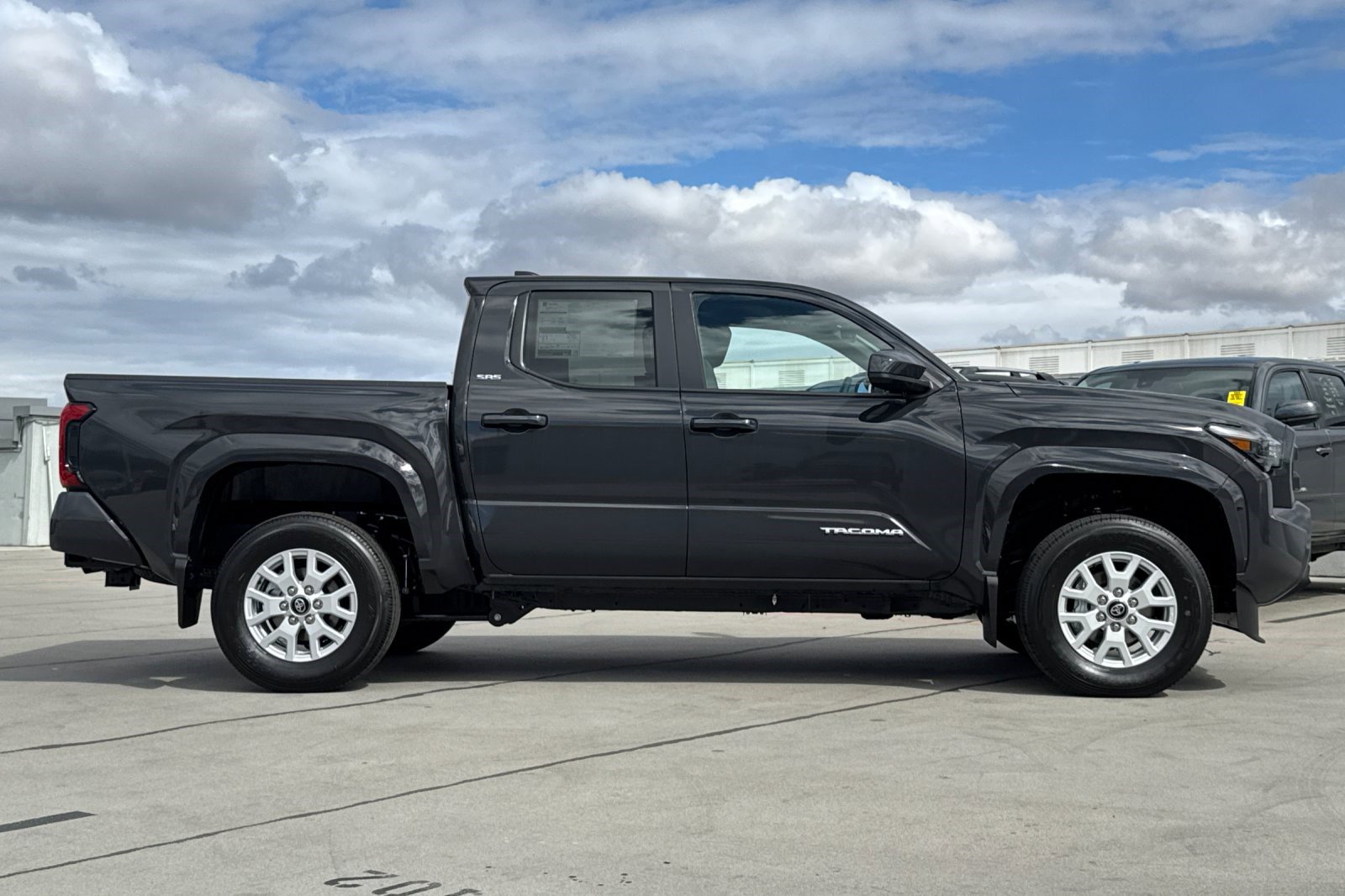 2025 Toyota Tacoma SR5 4x4 Double Cab photo 2