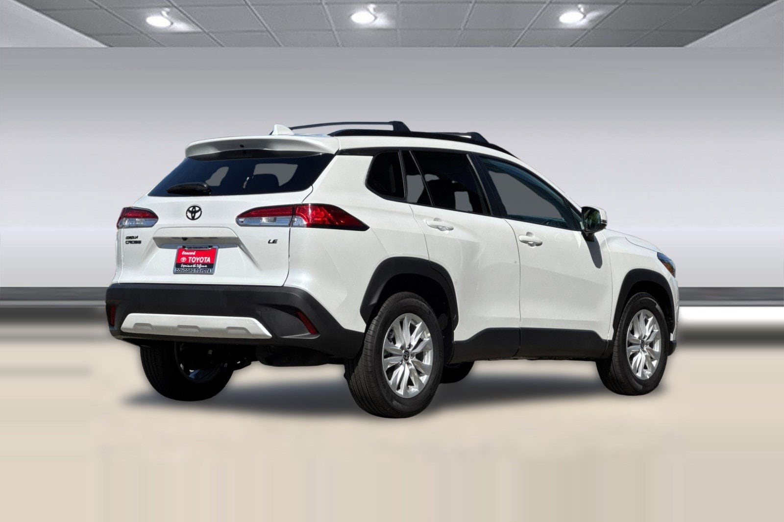 2024 Toyota Corolla Cross LE photo 2