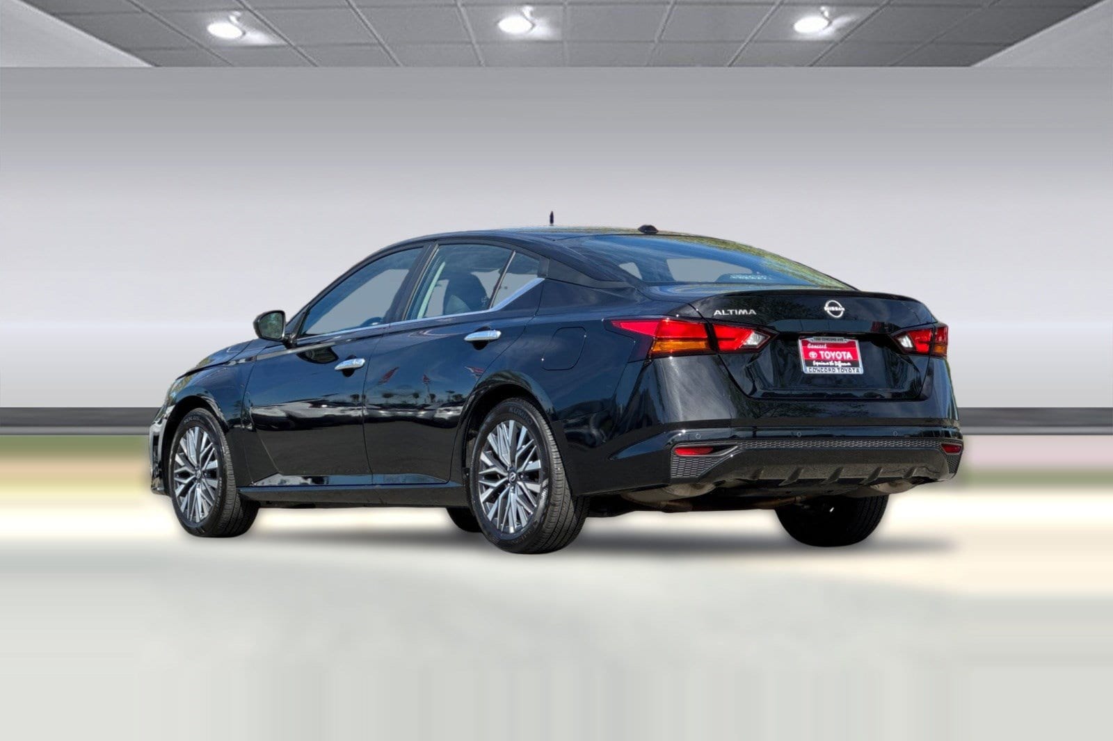 2025 Nissan Altima SV photo 6