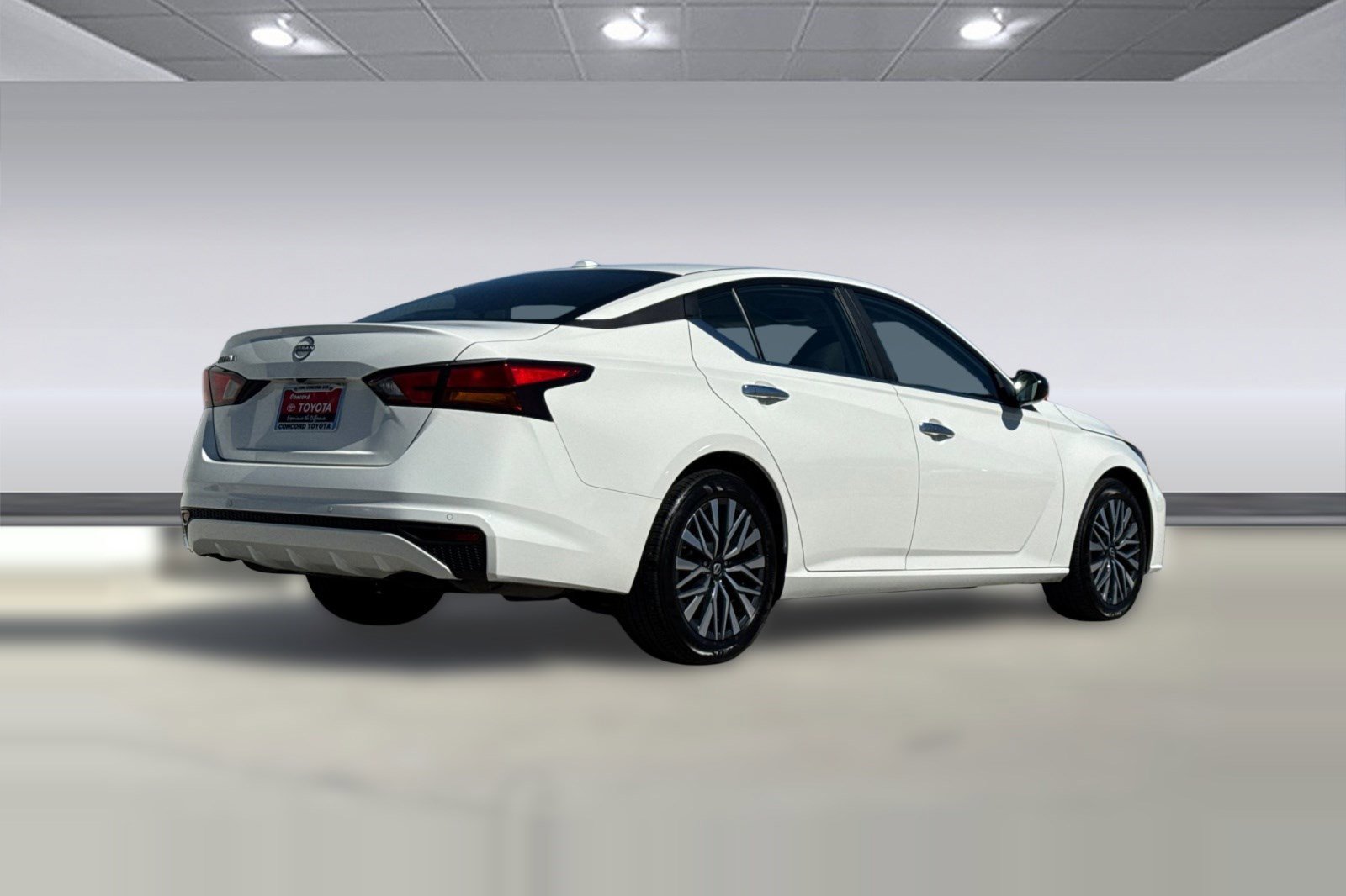 2025 Nissan Altima SV photo 2