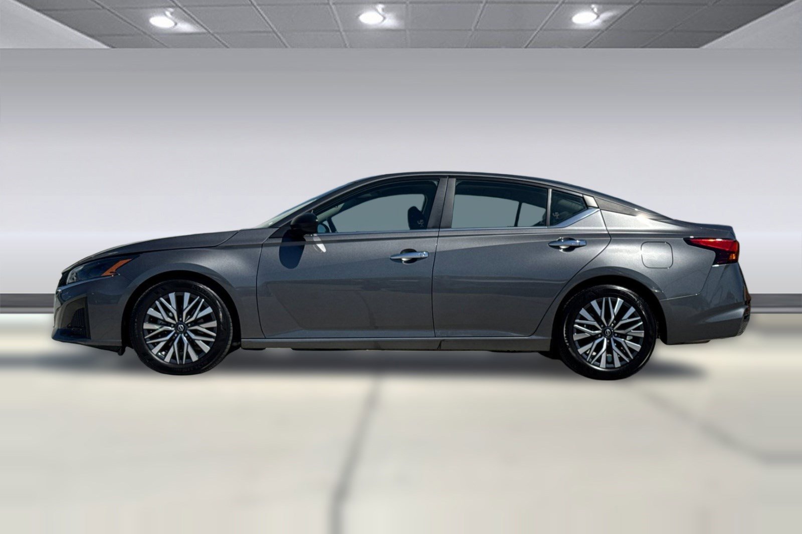 2025 Nissan Altima SV photo 5