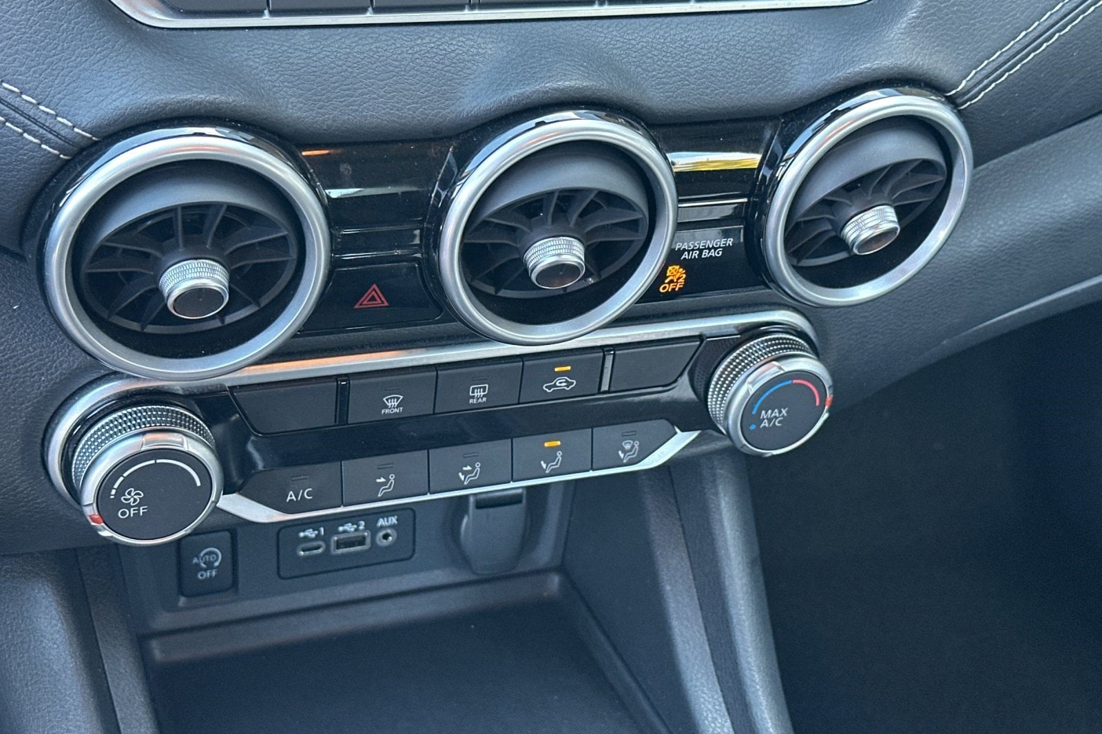 2025 Nissan Sentra SV - Photo 17