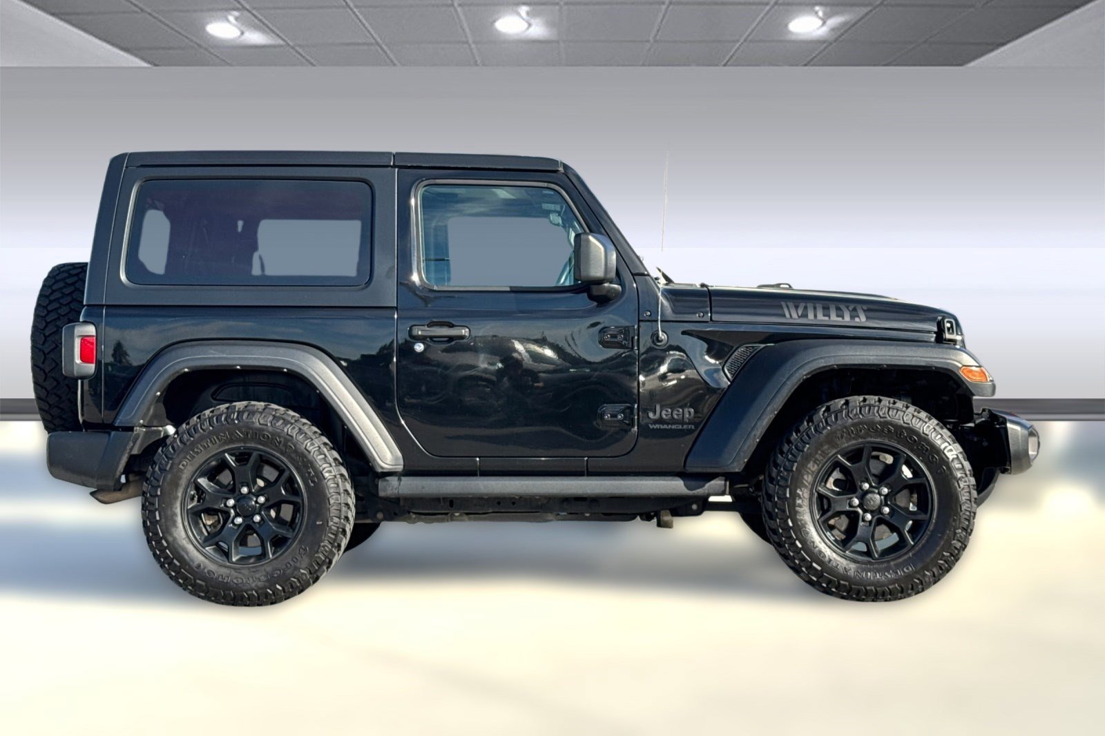 2022 Jeep Wrangler Willys photo 2