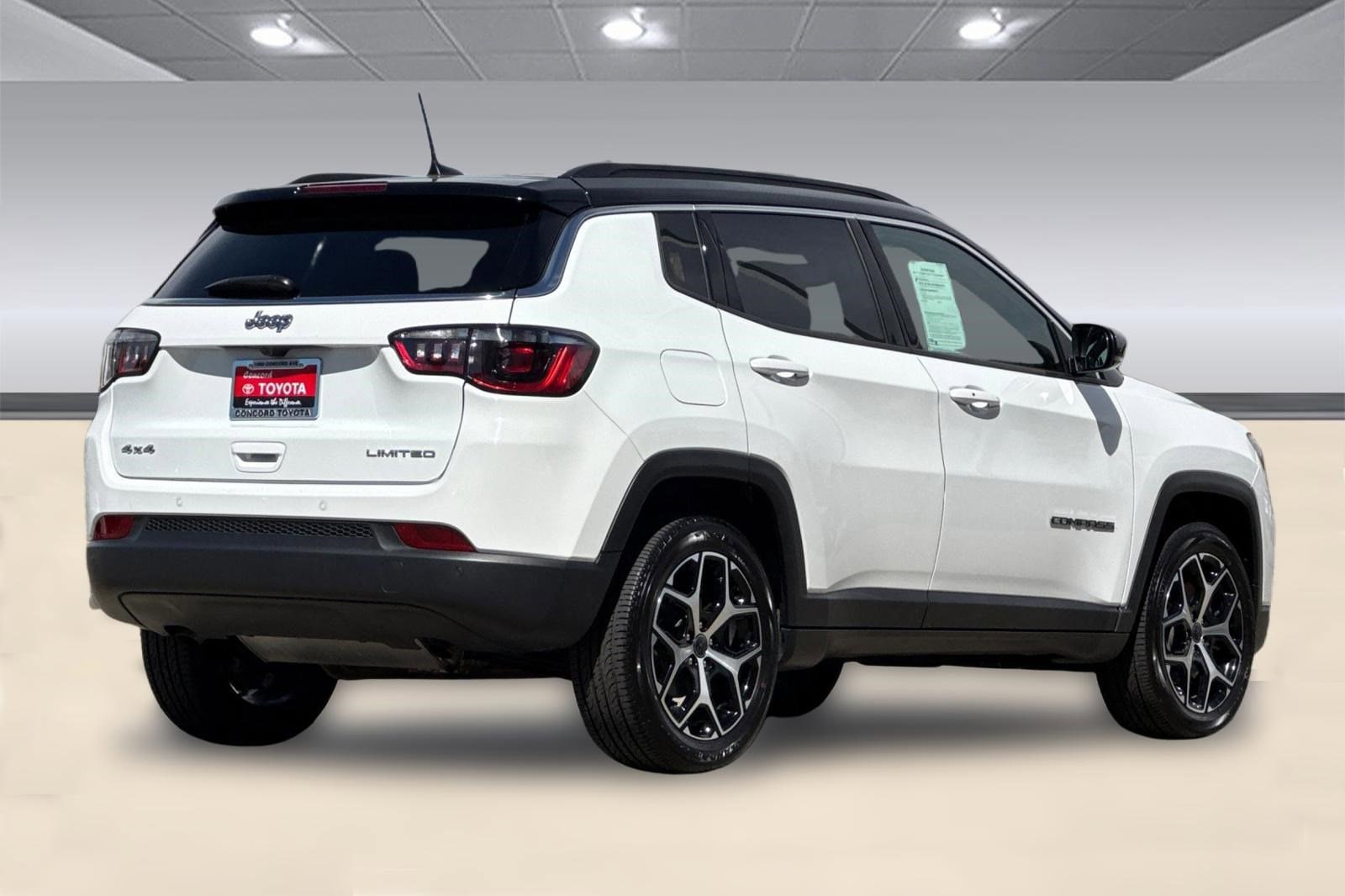 2025 Jeep Compass Limited photo 2