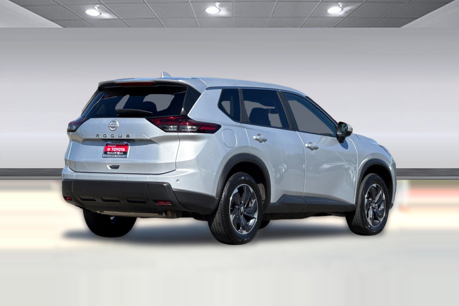 2025 Nissan Rogue SV photo 2