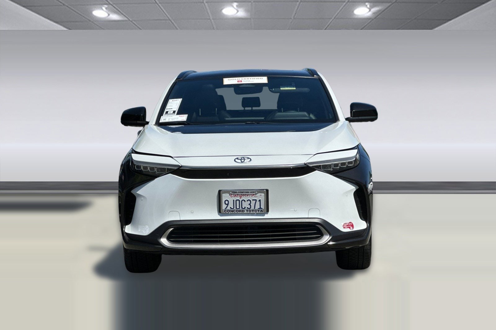 2023 Toyota bZ4X XLE photo 5