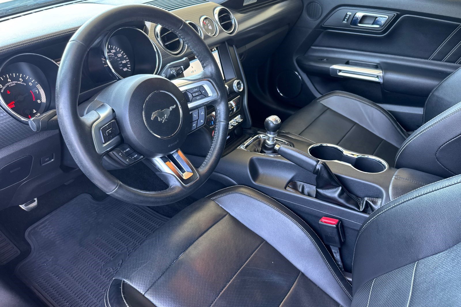 2017 Ford Mustang GT photo 4