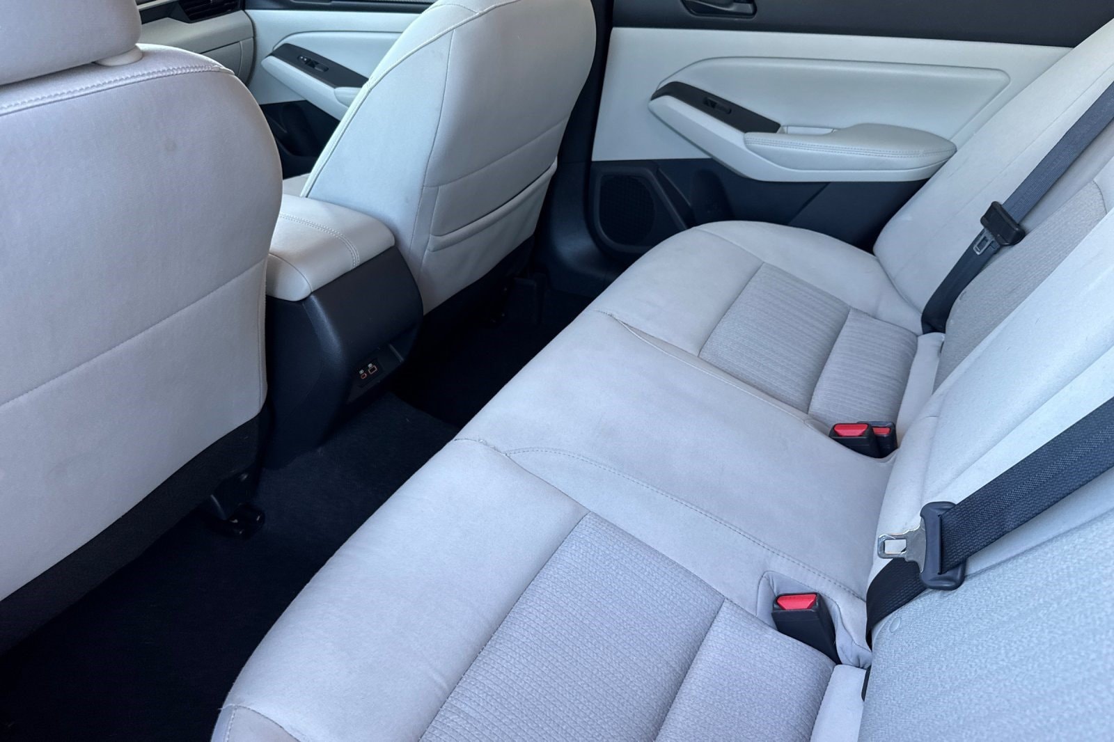 2025 Nissan Altima SV - Photo 25
