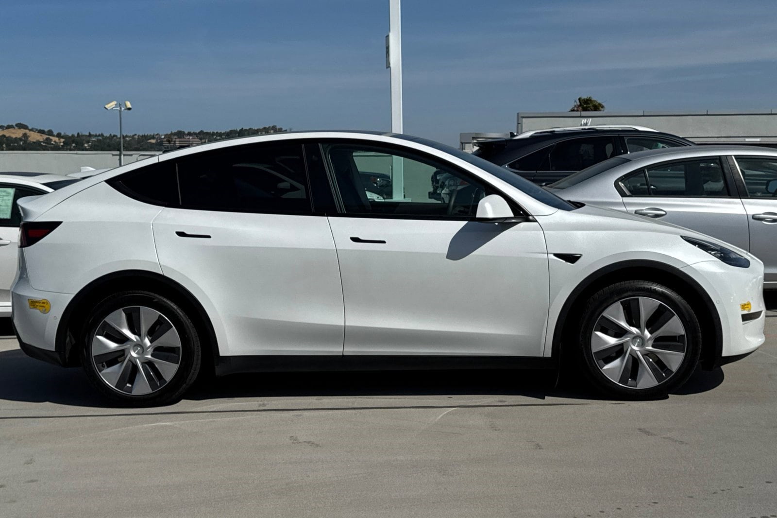 Used 2021 Tesla Model Y Long Range with VIN 5YJYGDEE3MF159774 for sale in Kansas City