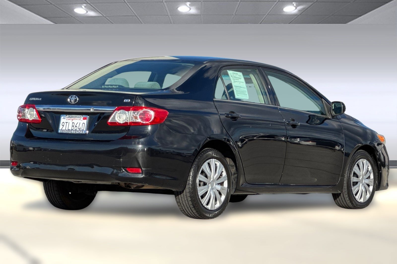 2013 Toyota Corolla LE photo 3