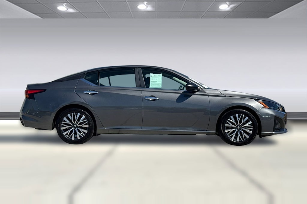 Used 2025 Nissan Altima SV Sedan