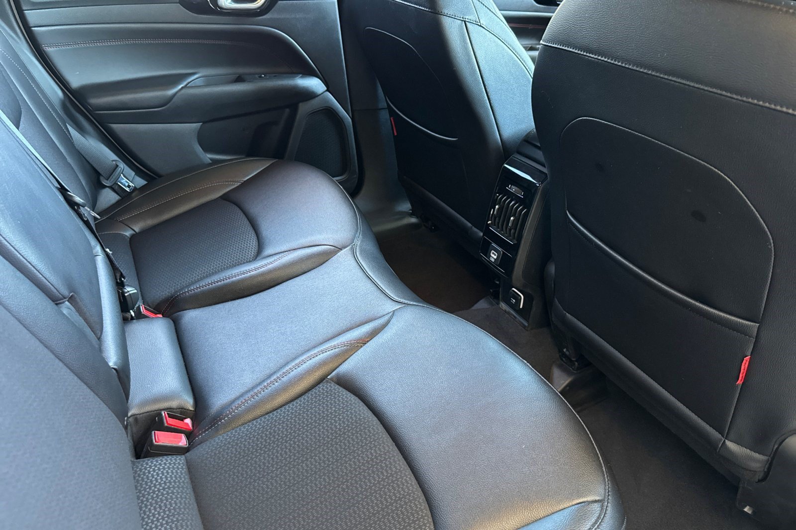 2025 Jeep Compass Trailhawk - Photo 31