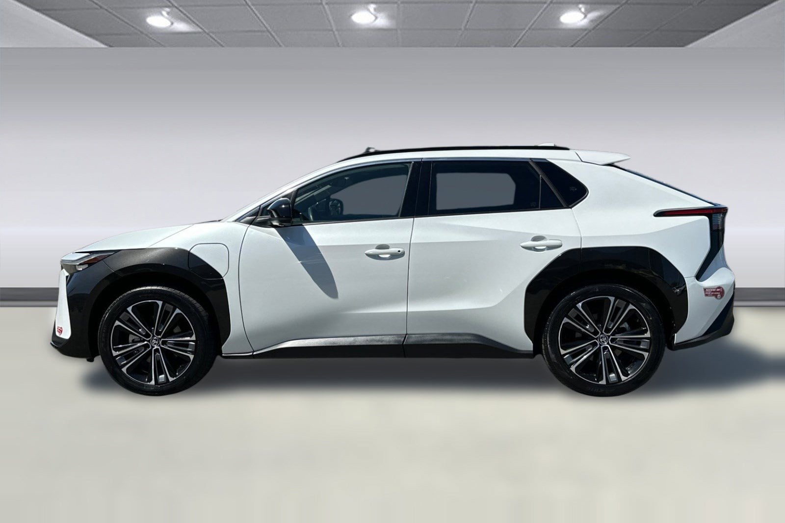 2023 Toyota bZ4X XLE photo 6