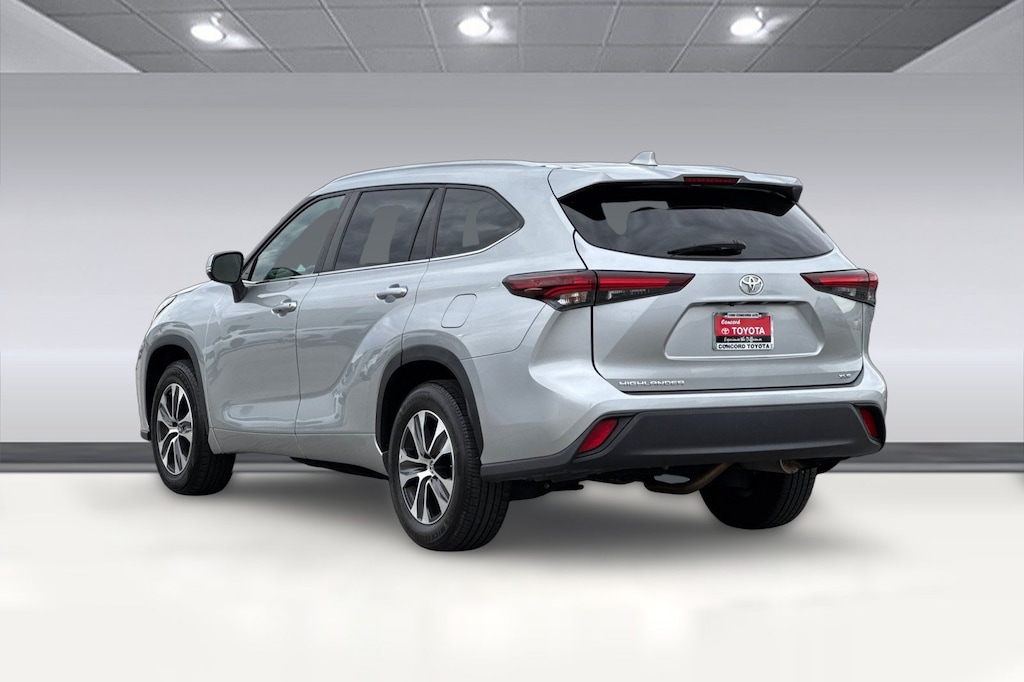 Used 2024 Toyota Highlander XLE SUV