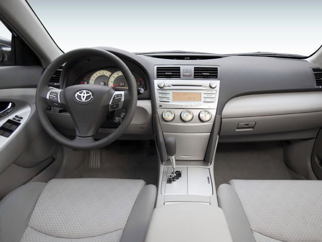 2008 Toyota Camry LE photo 4