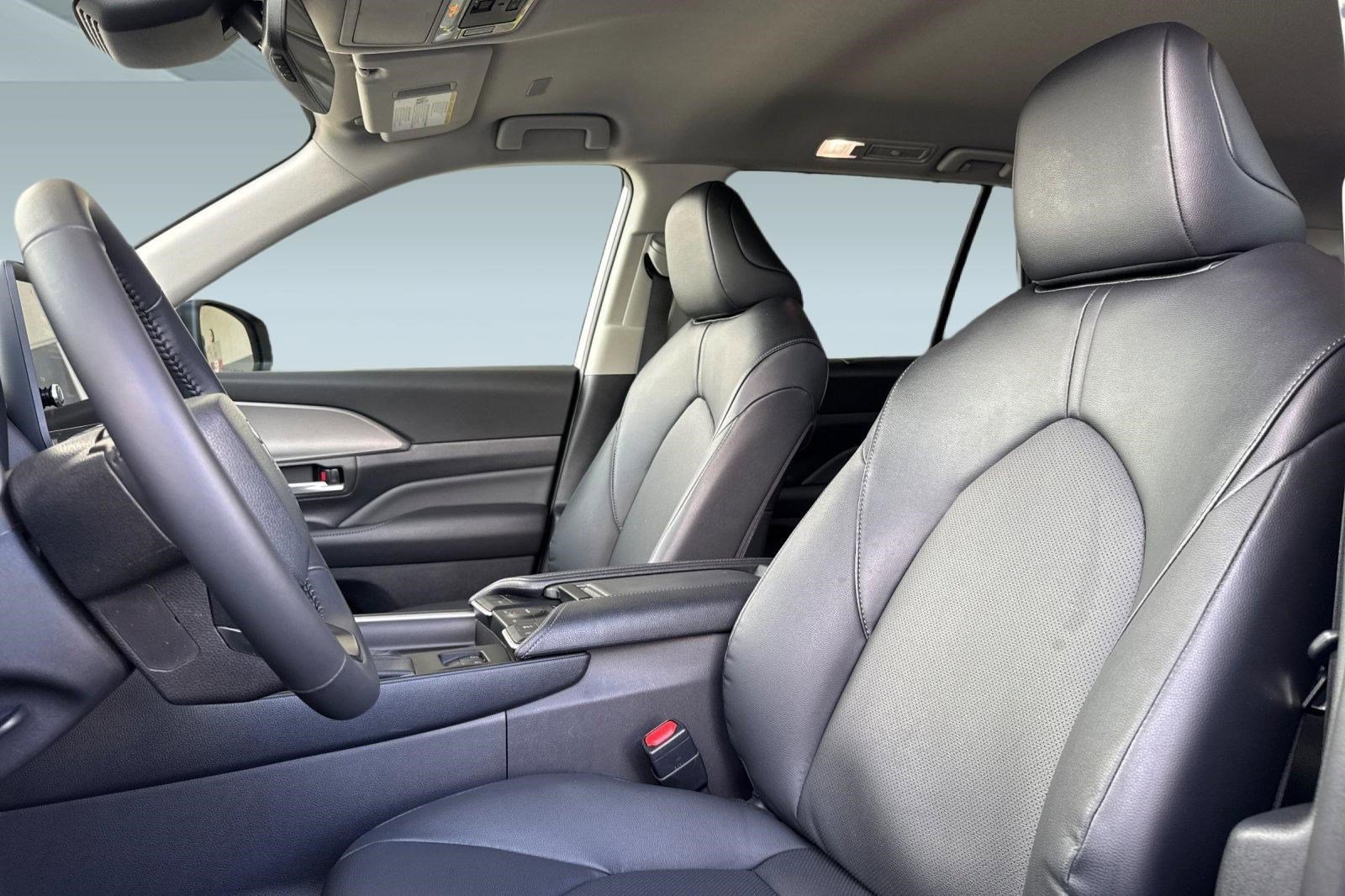 2025 Toyota Grand Highlander XLE photo 4