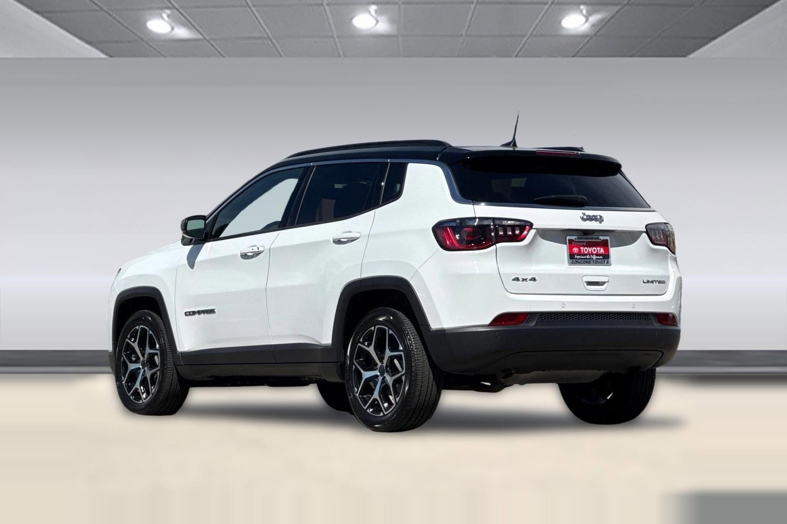 2025 Jeep Compass Limited photo 6