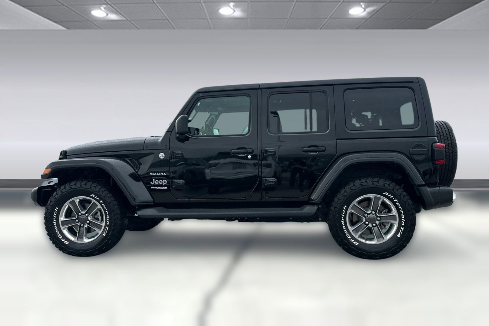 2021 Jeep Wrangler Unlimited Sahara photo 5