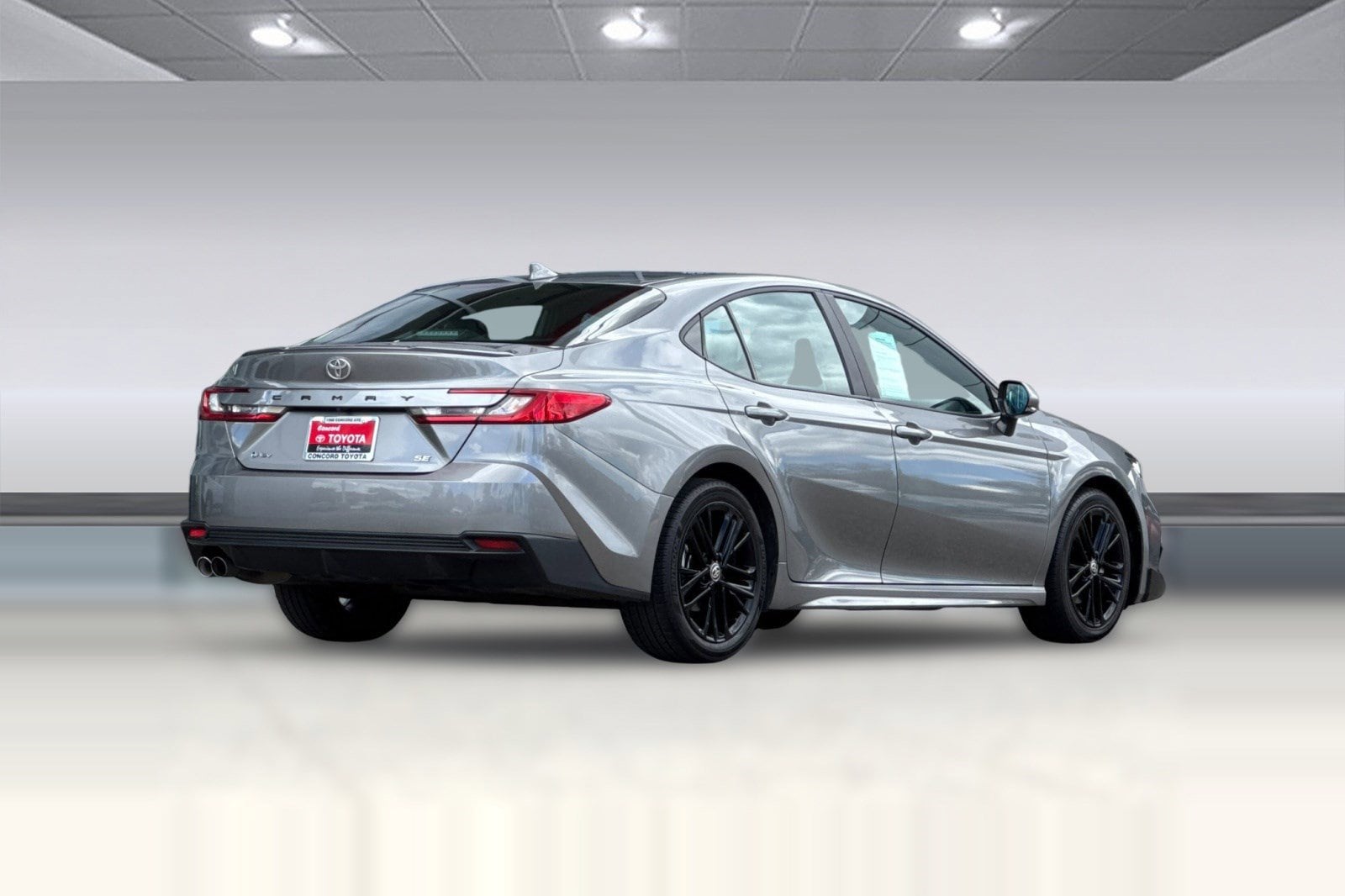 2025 Toyota Camry SE photo 2