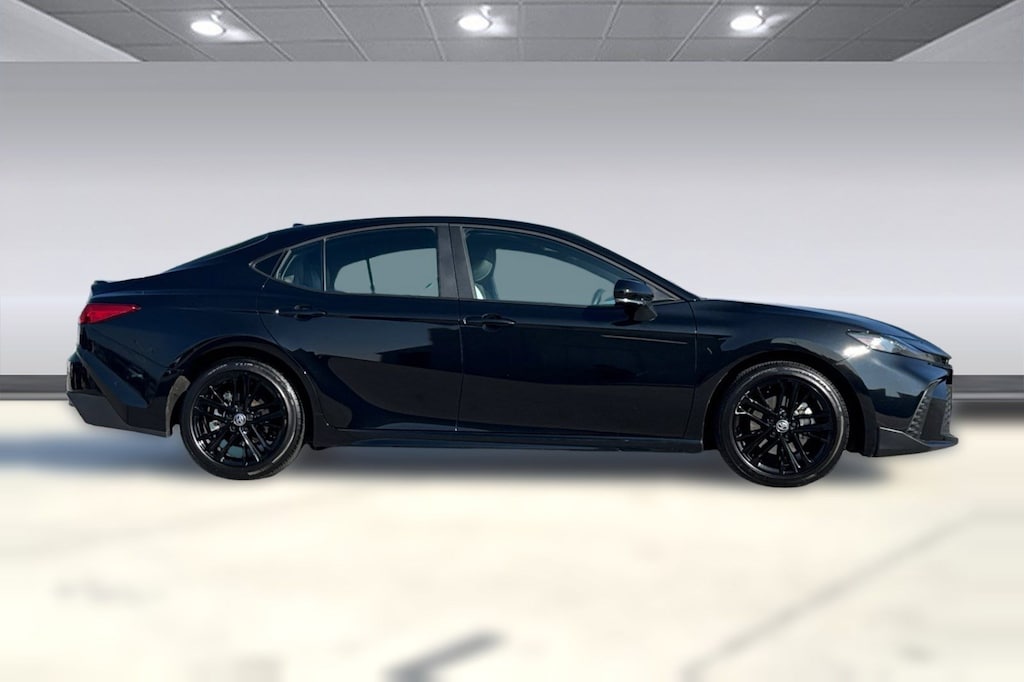 Used 2025 Toyota Camry SE Sedan