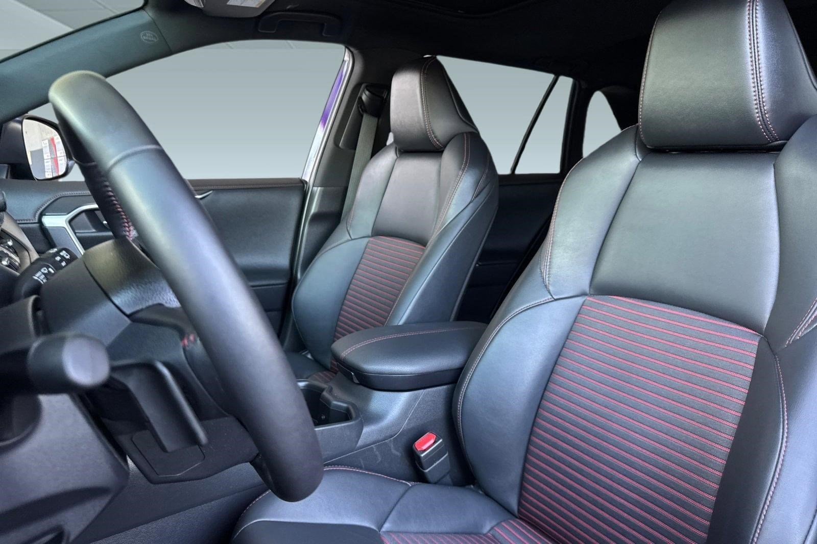 2024 Toyota RAV4 Prime XSE photo 4