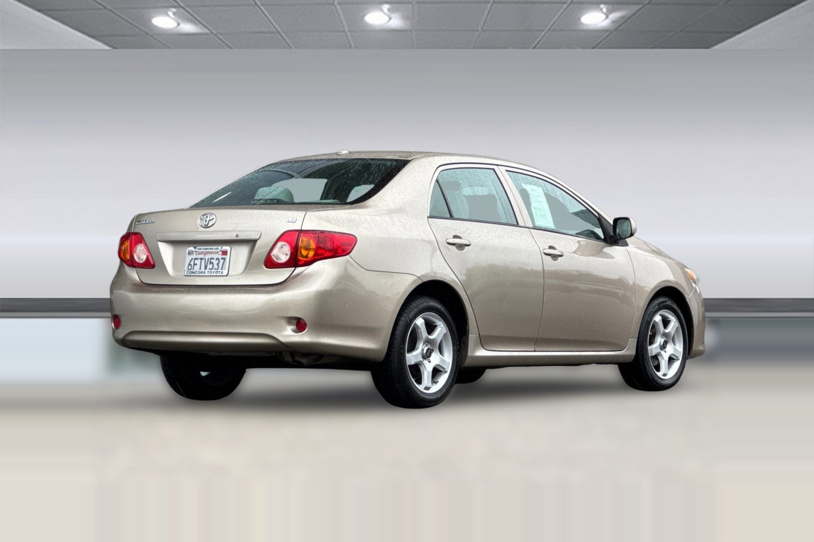 2009 Toyota Corolla LE photo 2
