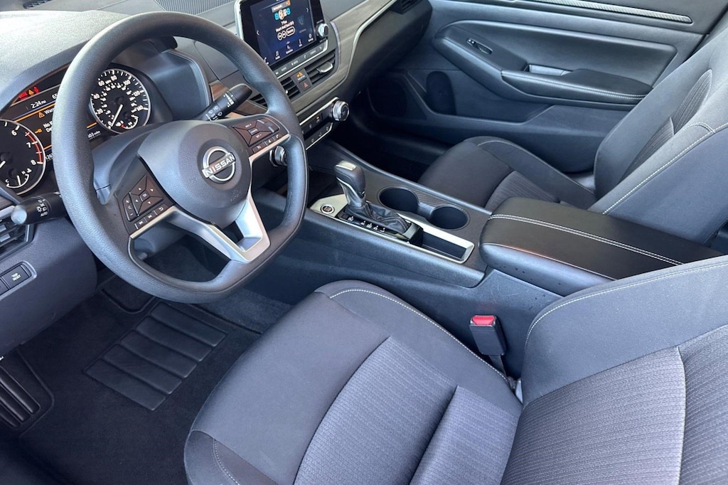 Used 2025 Nissan Altima SV Sedan
