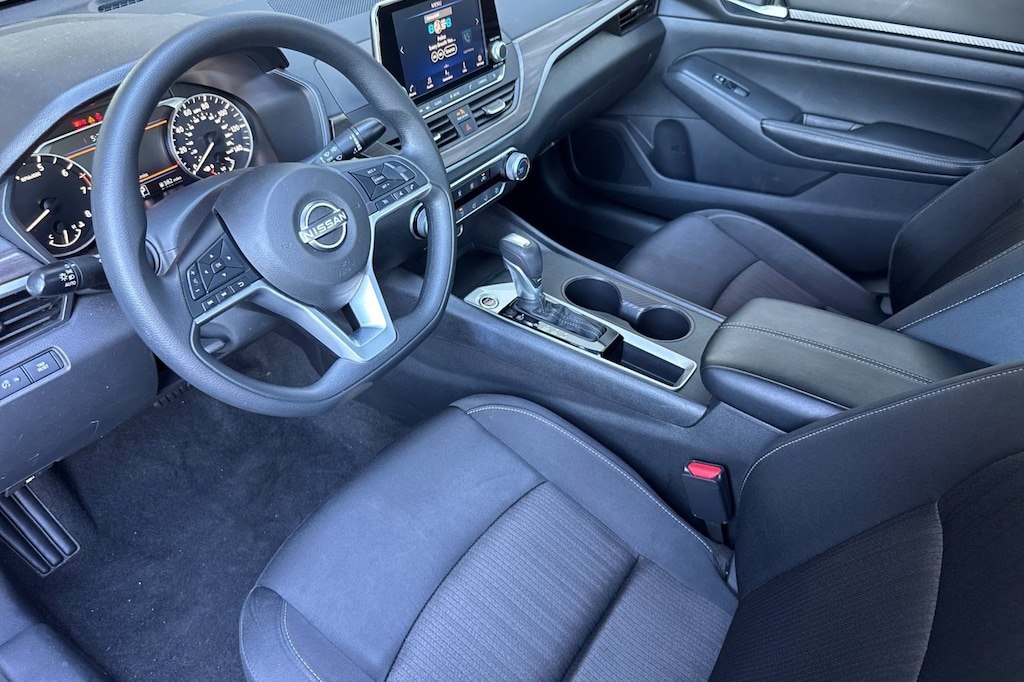 Used 2025 Nissan Altima SV Sedan