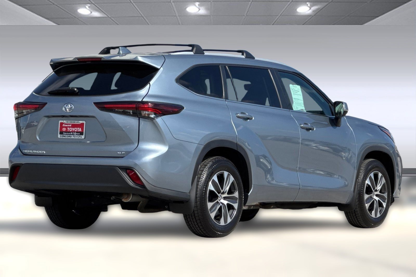 2024 Toyota Highlander XLE photo 3