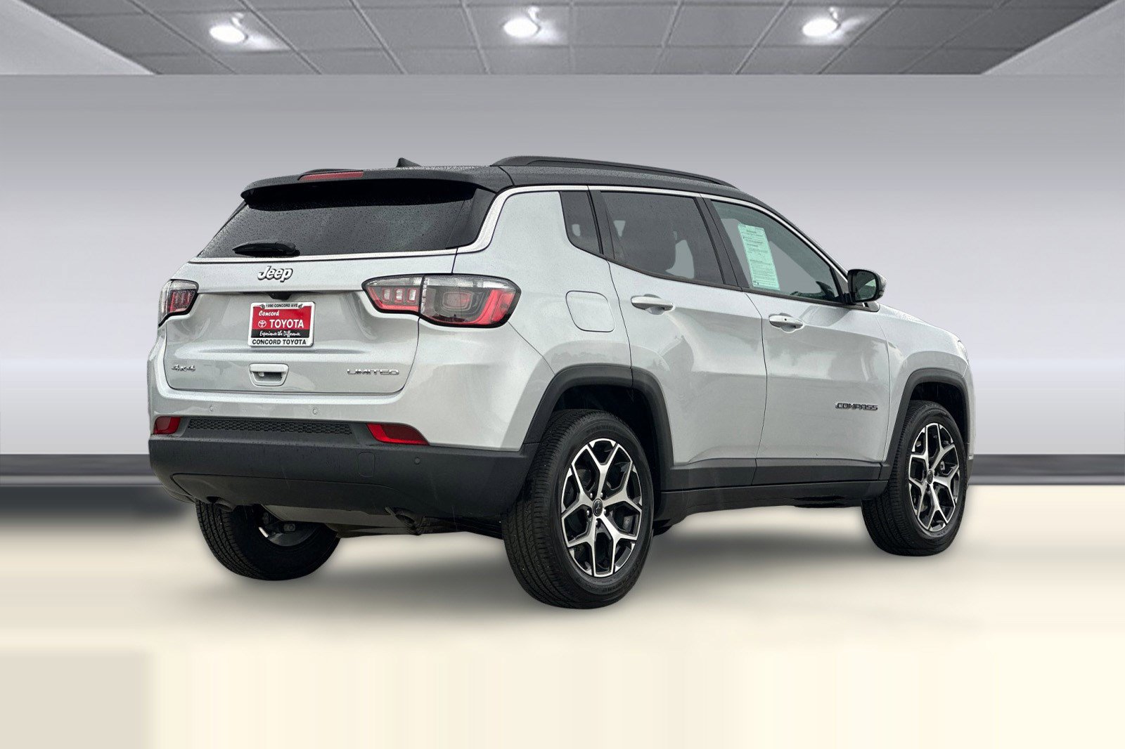 2025 Jeep Compass Limited photo 2