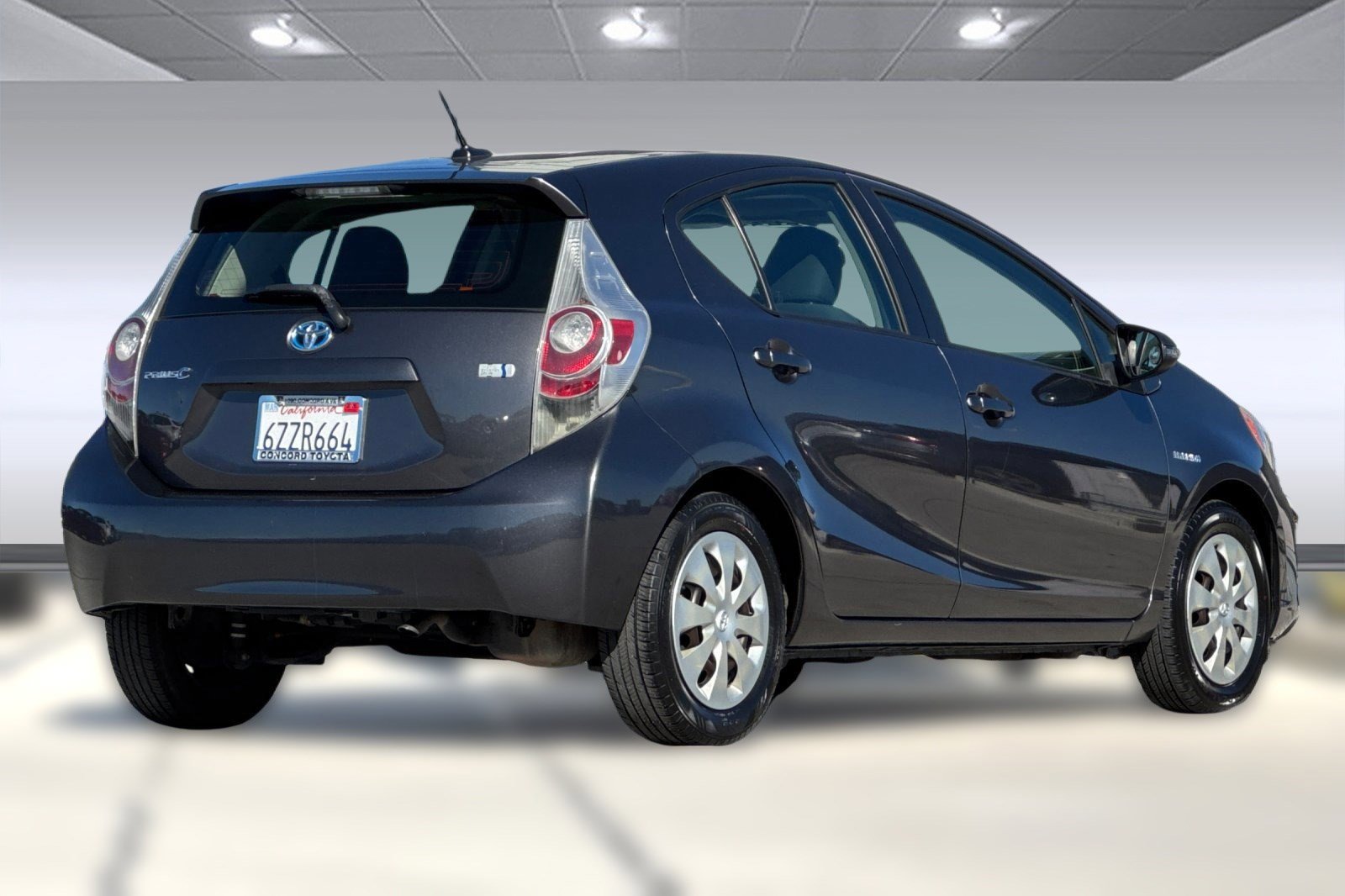 2013 Toyota Prius C Three photo 3