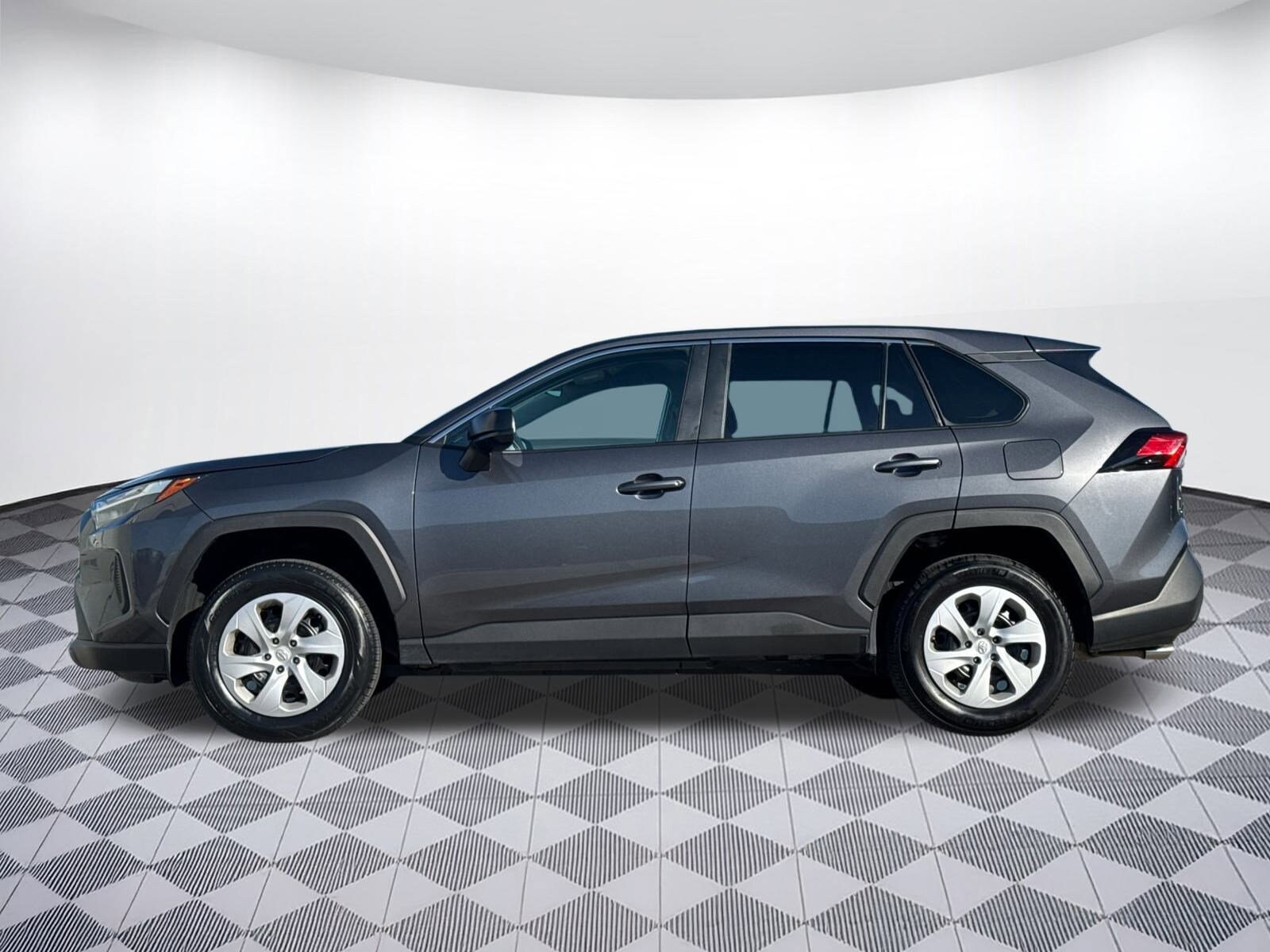 2024 Toyota RAV4 LE photo 2