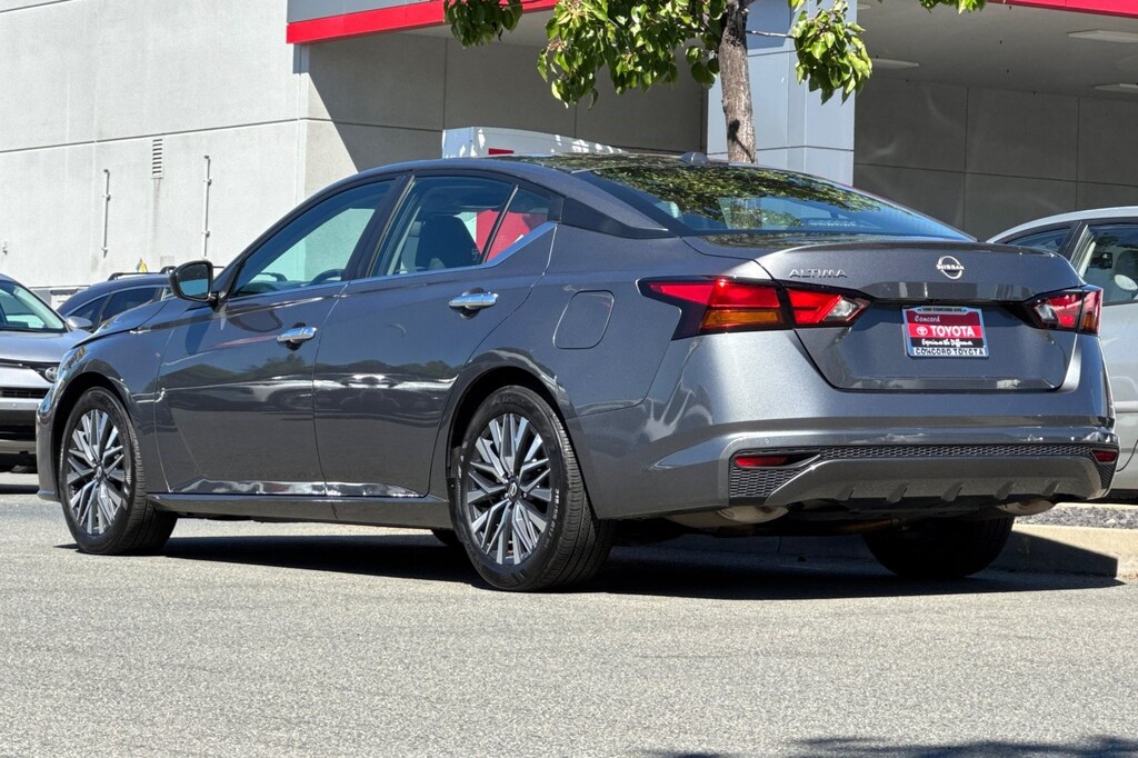 Used 2025 Nissan Altima SV Sedan