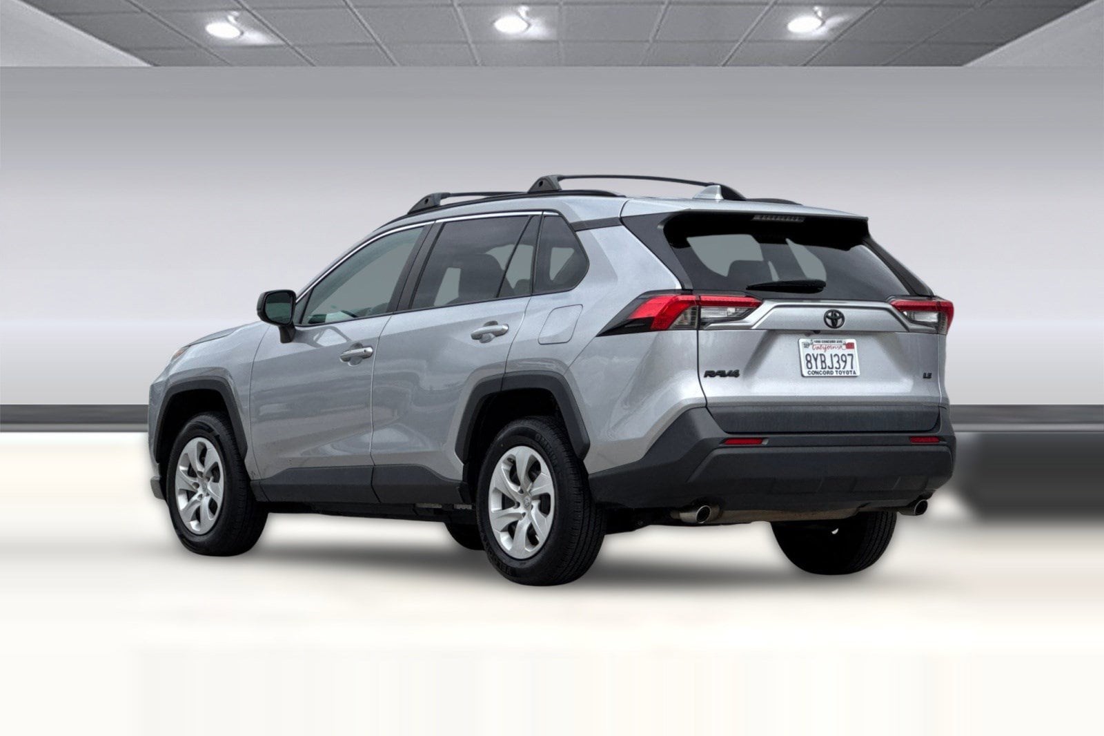 2021 Toyota RAV4 LE photo 3